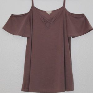Short Sleeve Cutout Shoulder Top